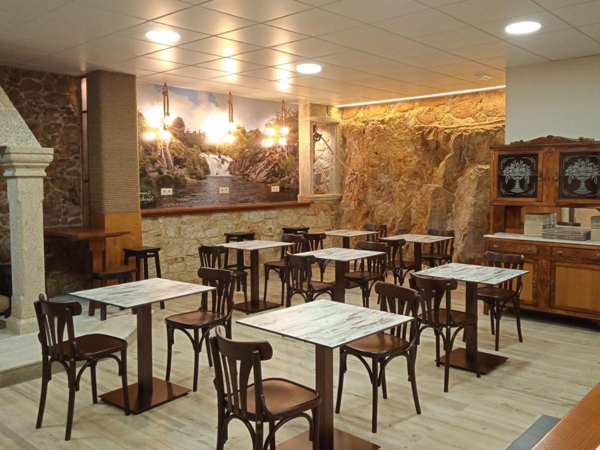 O Cabanel Albergue-Bar Villastose Exterior photo